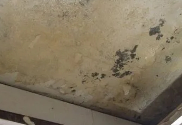施秉阳台漏水维修公司分享下施秉卫生间渗水维修需要注意哪些问题。